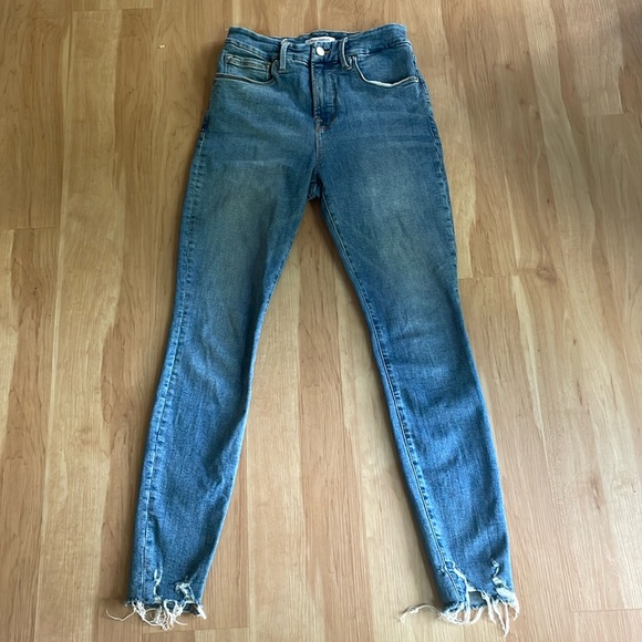 Good American Denim - Good American Good Legs Raw Hem 28